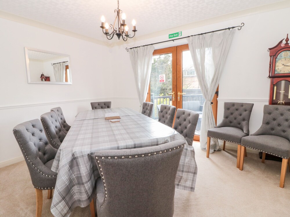 5 Westwood Road