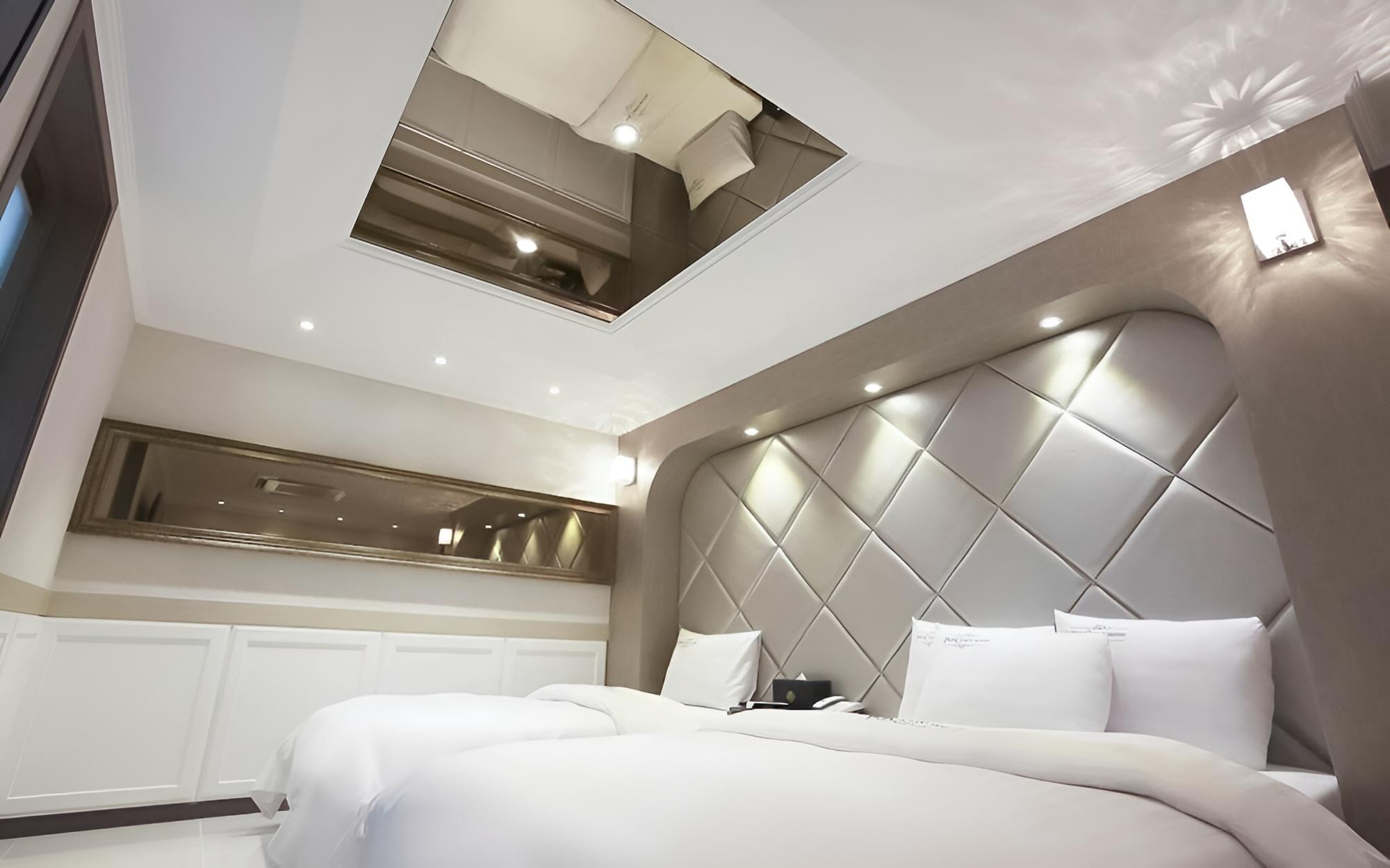 Seongnam Hotel wol view 3