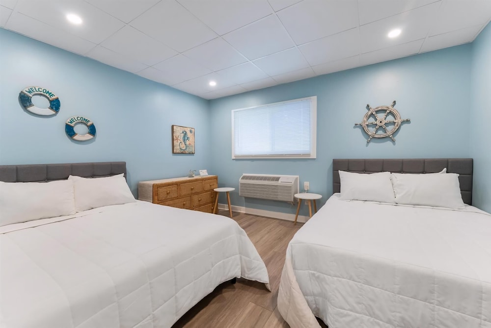 The Harbor Light Family Resort
