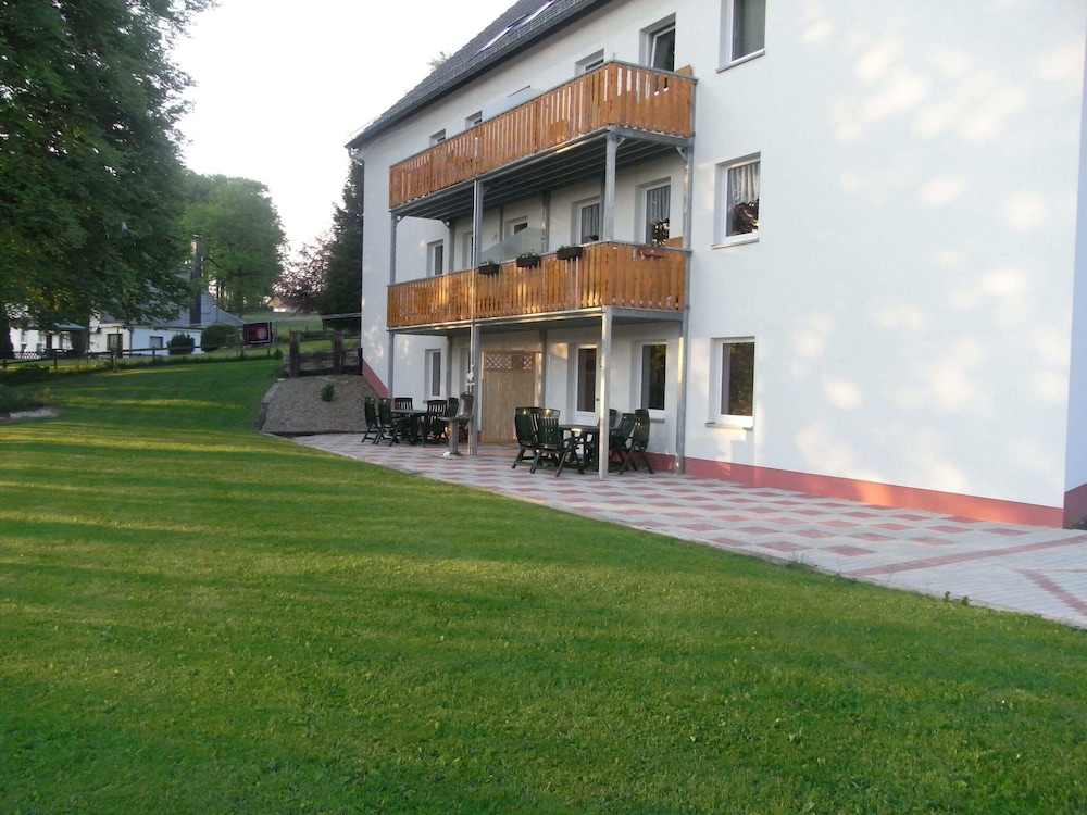 Comfy Holiday Home in Burg Reuland With Sauna, Terrace, BBQ