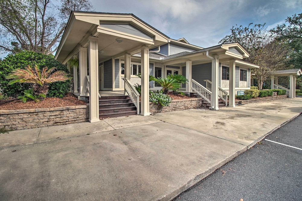 Hotel Hilton Head Condo w/ Lagoon View - Near Beach! - Image 1