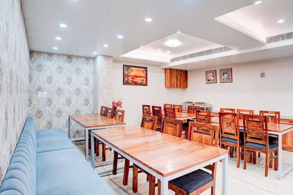 Luxirious Stays at Palette Patel Nagar