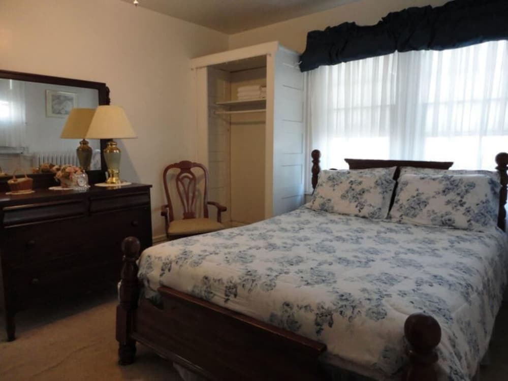 Plymouth Inn