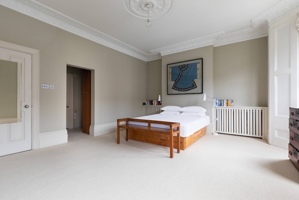 Poplar Grove II by Onefinestay