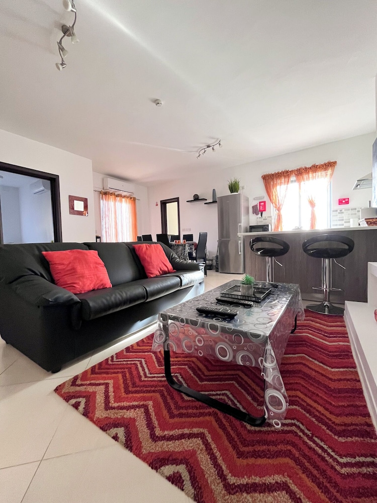 Modern PENTHOUSE 2 Terraces near Airport