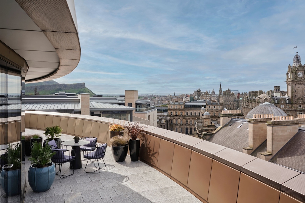 W Edinburgh 105