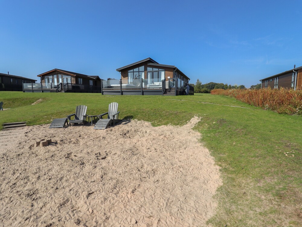 1 Delamere Point