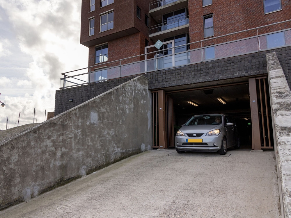 Apartment in Scheveningen by the Harbor