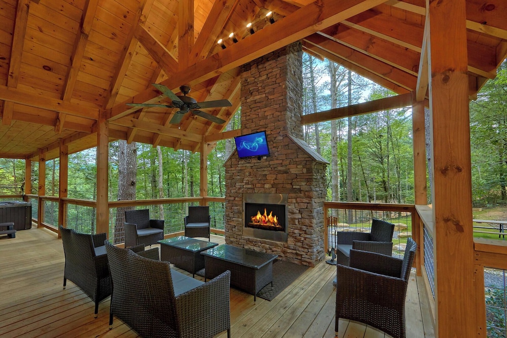 Adventure Lodge