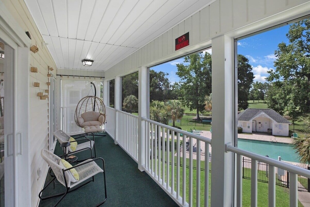 River Oaks 30h 2 Bedroom Condo