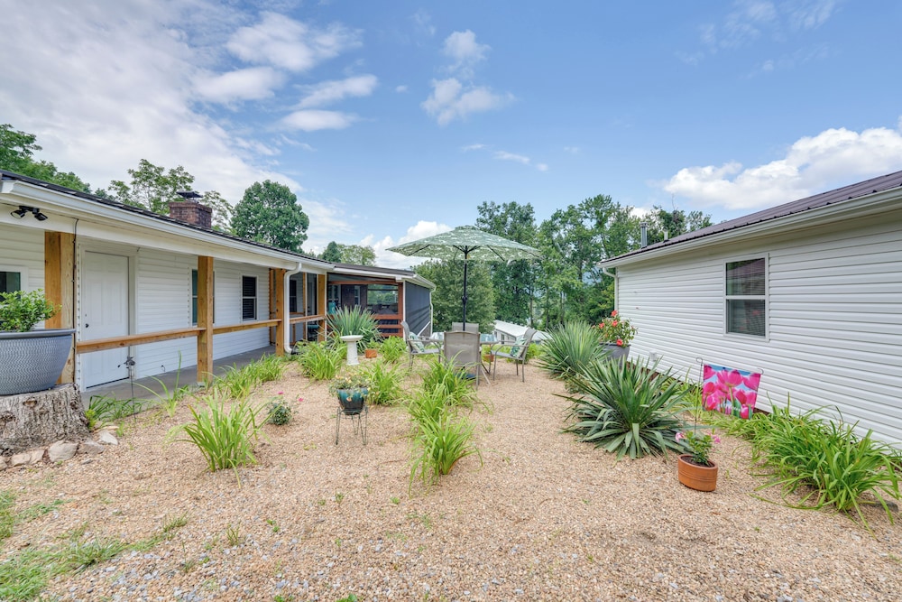 Mtn-view Cottage w/ Garden & Yard in Erwin!