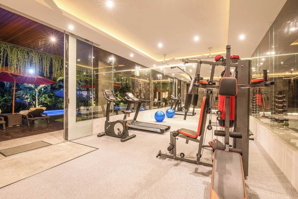 Exquisite 5BR Villa: Premier Luxury in Seminyak