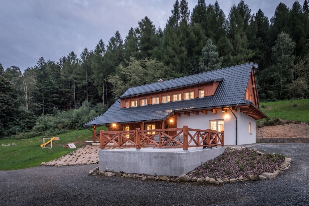Villa With Pool in Hutisko-solanec