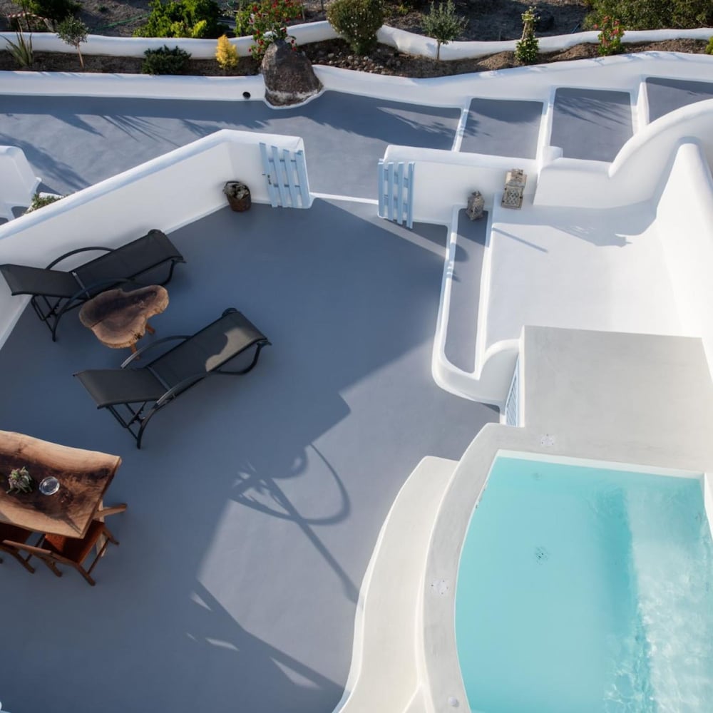 Sun Angelos Oia - Luxury Cave Suites view 3