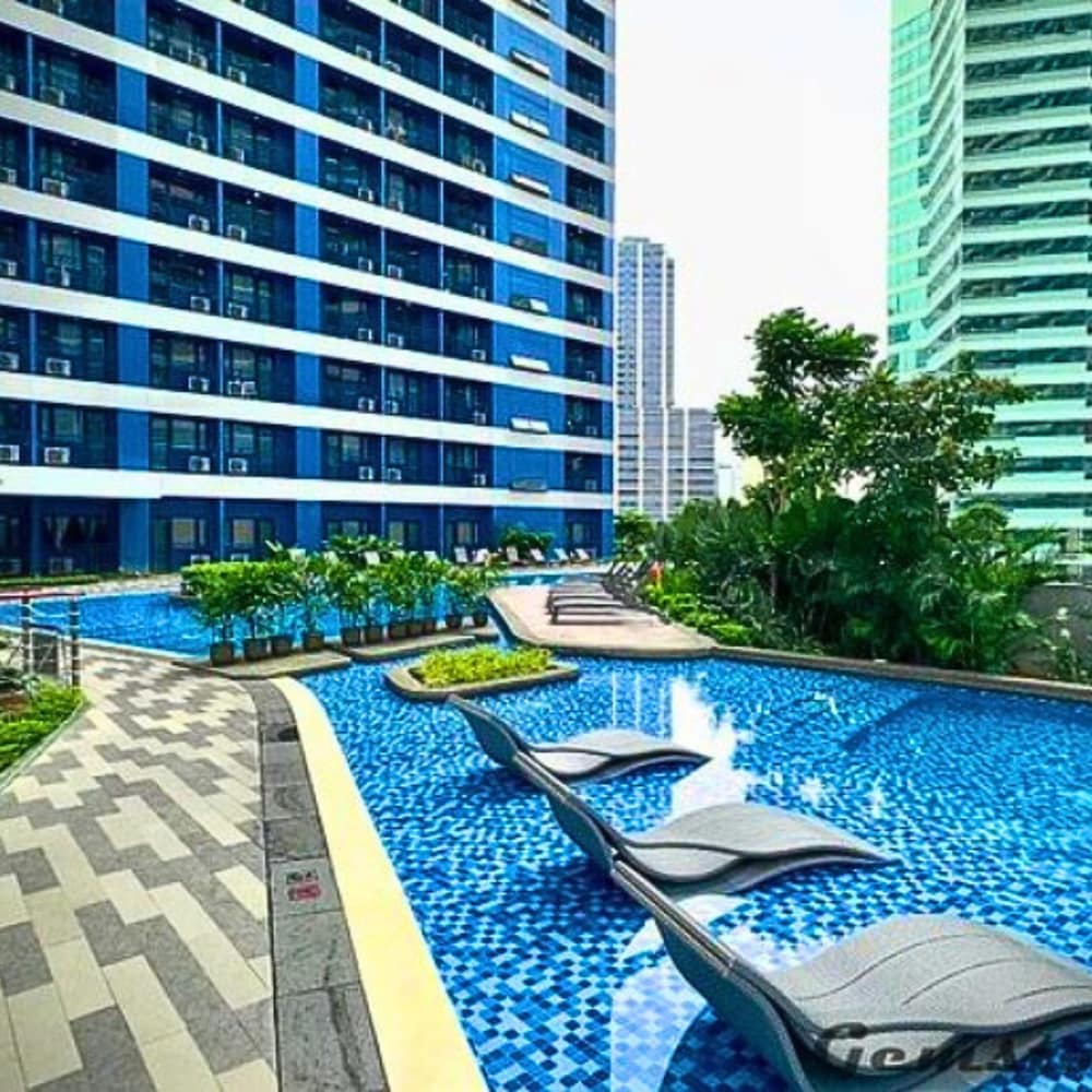 Rent Xpress Online Heart of Makati