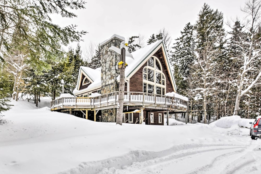 Waitsfield Vacation Rental w/ Private Hot Tub view 4