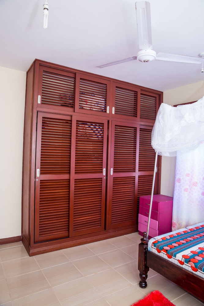 Safiri Kenya Home