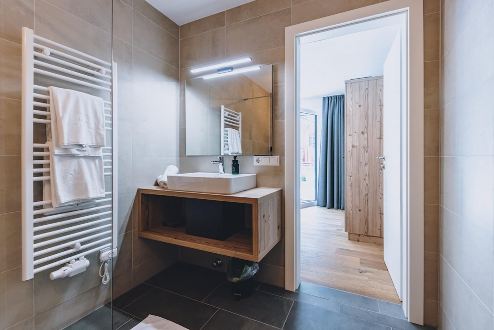 M1 - Balcony Apartment 3