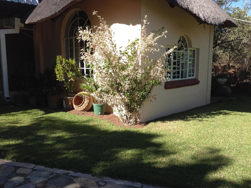 Lynn's Guest House