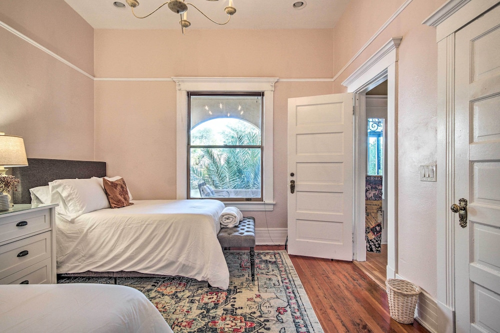 Stunning Tucson Retreat in Armory Park! view 4