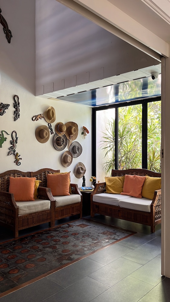 MANAYA Bed & Breakfast