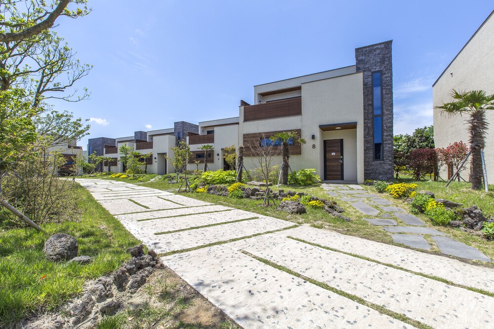 Leeum Island Spa & Pool Villa