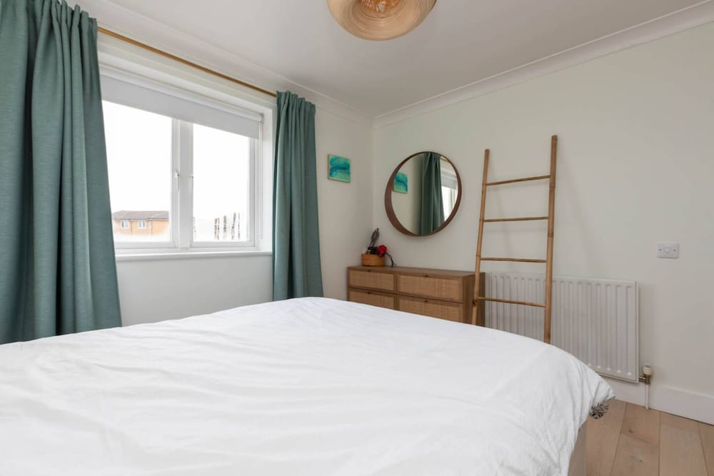 Stylish and Light 1 Bedroom Flat Near Victoria Park