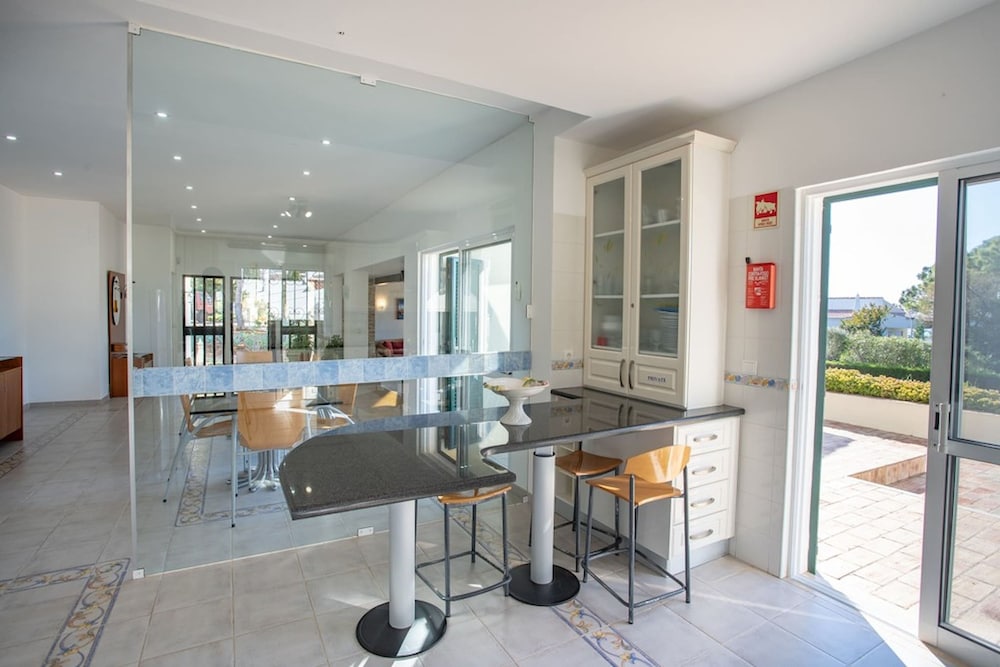 7 Club Atl Ntico Fabulous Five Bedroom Villa WI