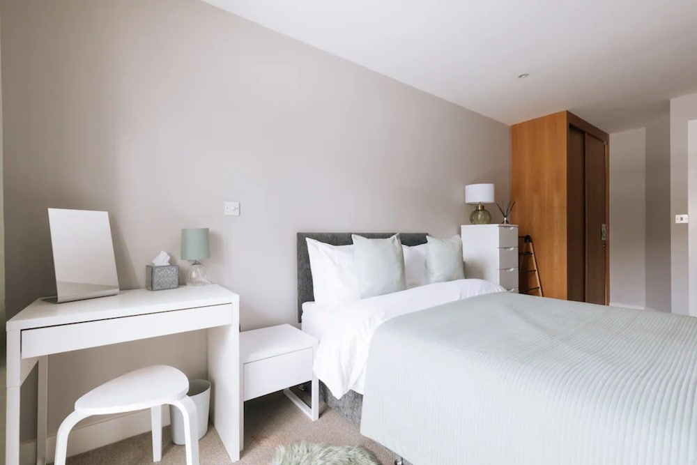 Contemporary 1BD Flat - Bristol City Centre! view 4