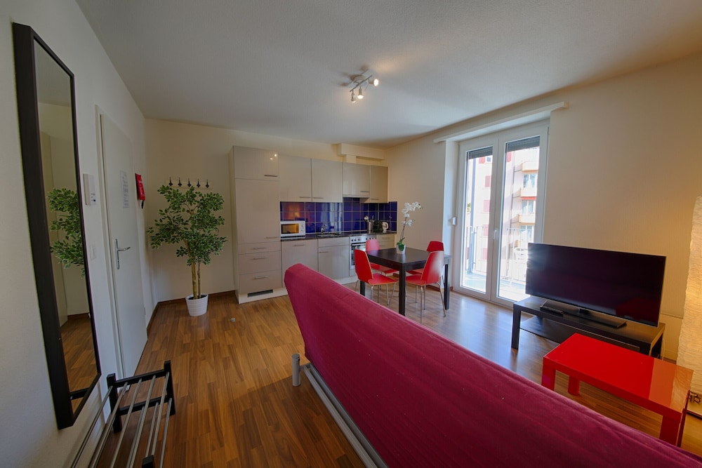 Hitrental Oerlikon Apartments view 2
