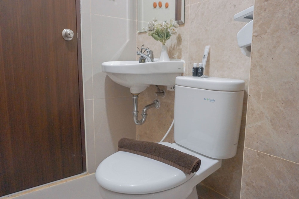Comfy And Homey 2Br Transpark Cibubur Apartment