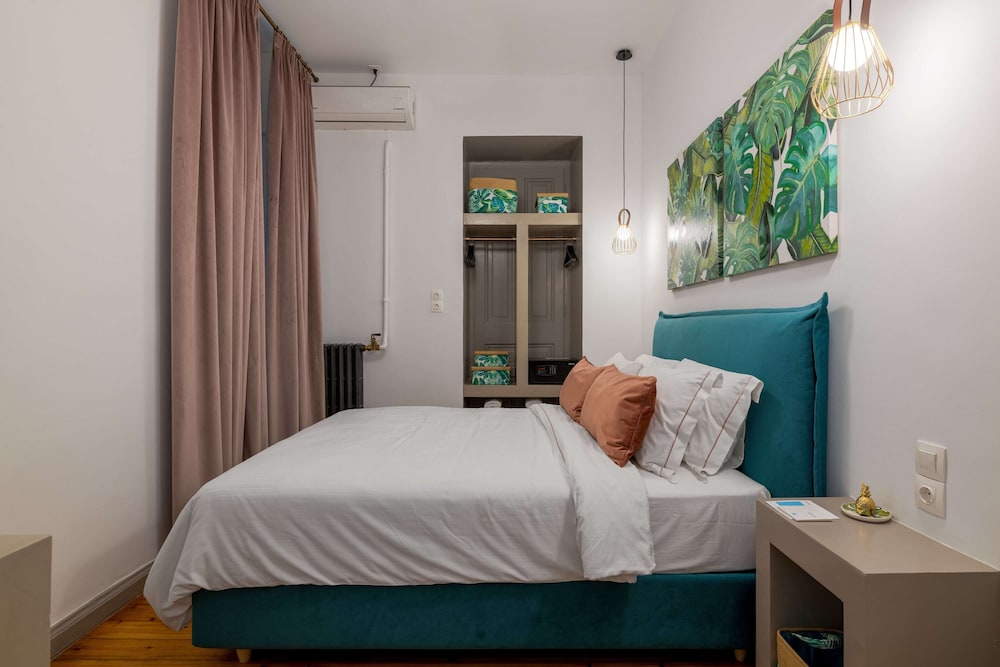 2 Mazi Suites
