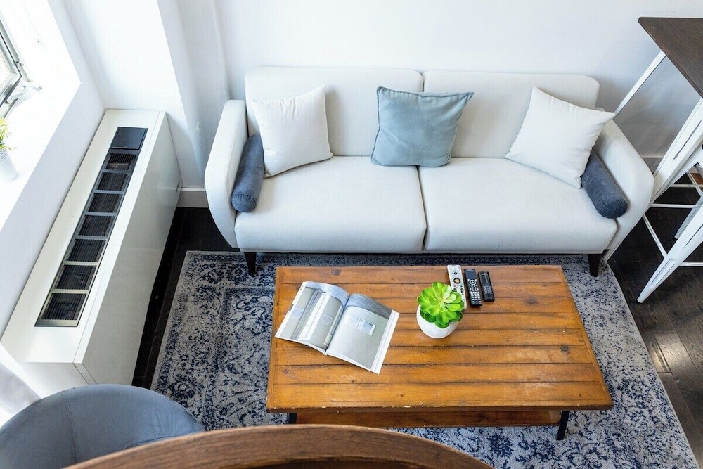 809 Midtown Apartments