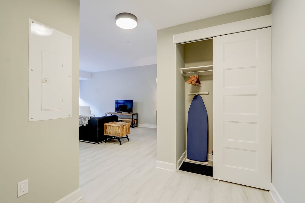 The Met Apartments by Corporate Stays - Image 5