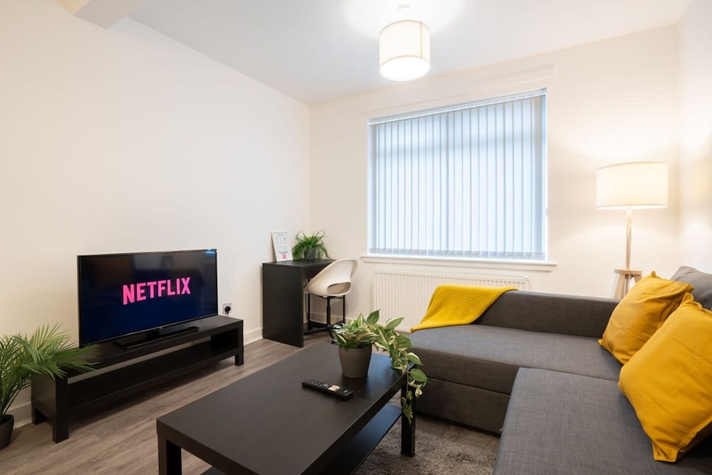 2 Bedroom Apartment-free Parking