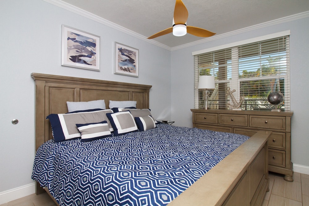 103 Clearwater Beach Suites 1 Bedroom Condo by RedAwning