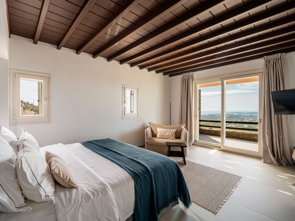 Kounoupas Complex by Mykonos Rocks