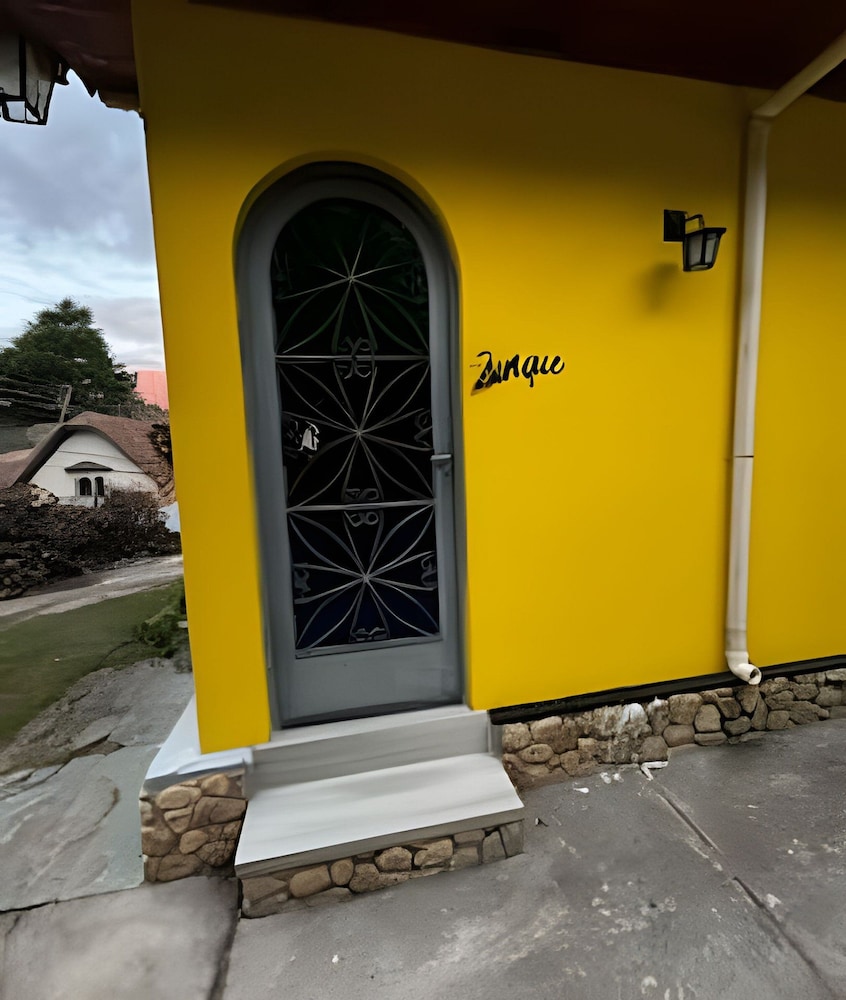 Casinha Amarela