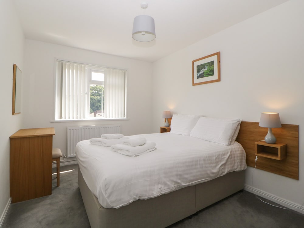 Harcombe House Bungalow 6