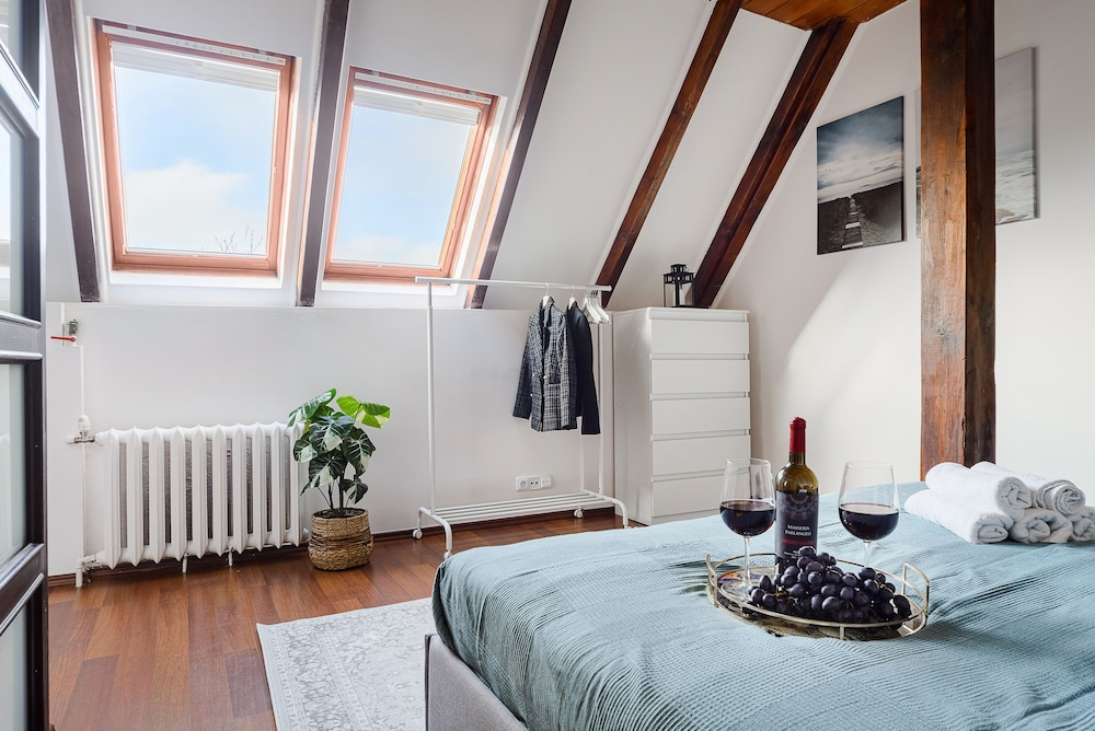 Stylish apartment near Park Fontan view 2