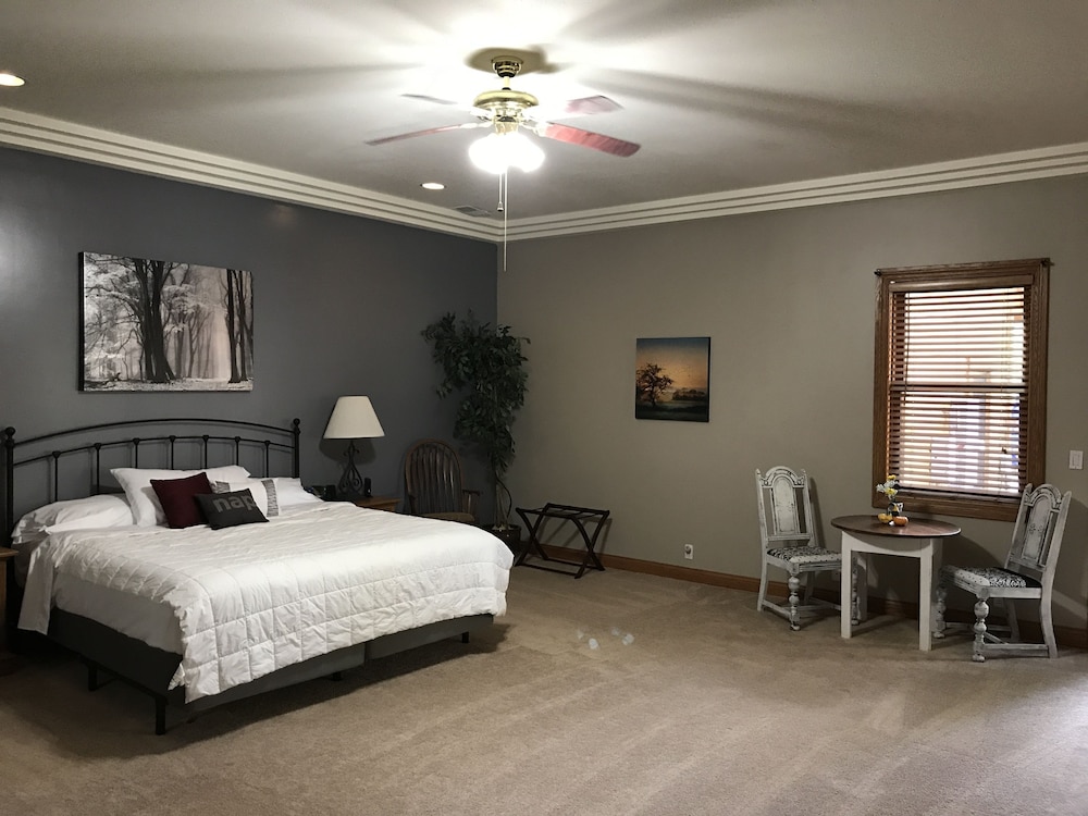 Oak Creek Lodge