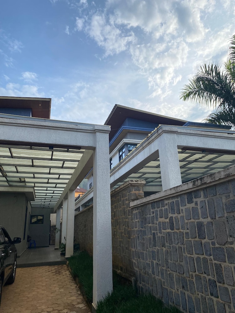 KIGALI QUEENS HOME AND APRTMENTS