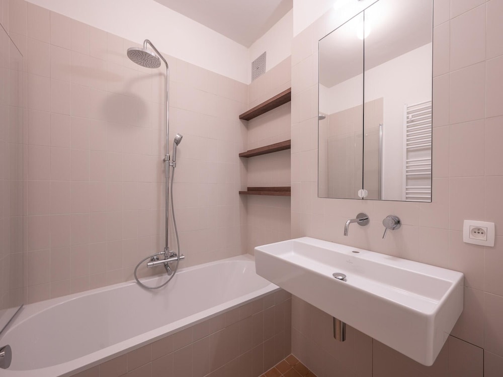 Apartment in Duinbergen by the Sailing School