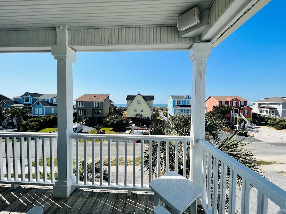 Le Tournesol 4 Bedroom Home by RedAwning - Property Image 17
