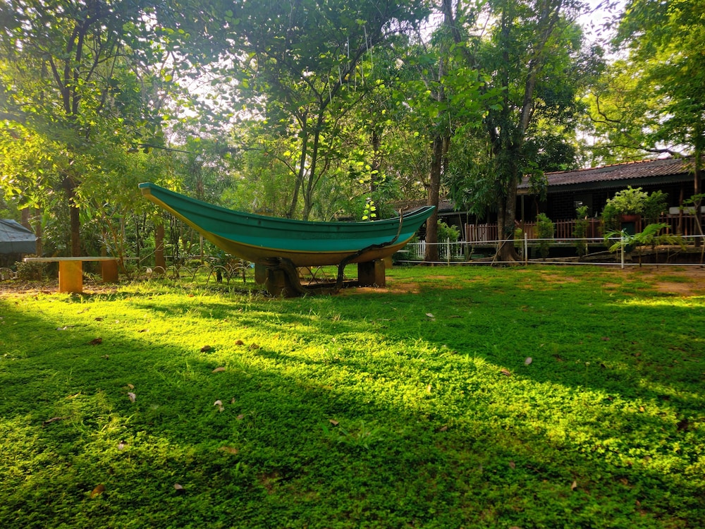 Udawalawe Safari VIllage By Plateeno