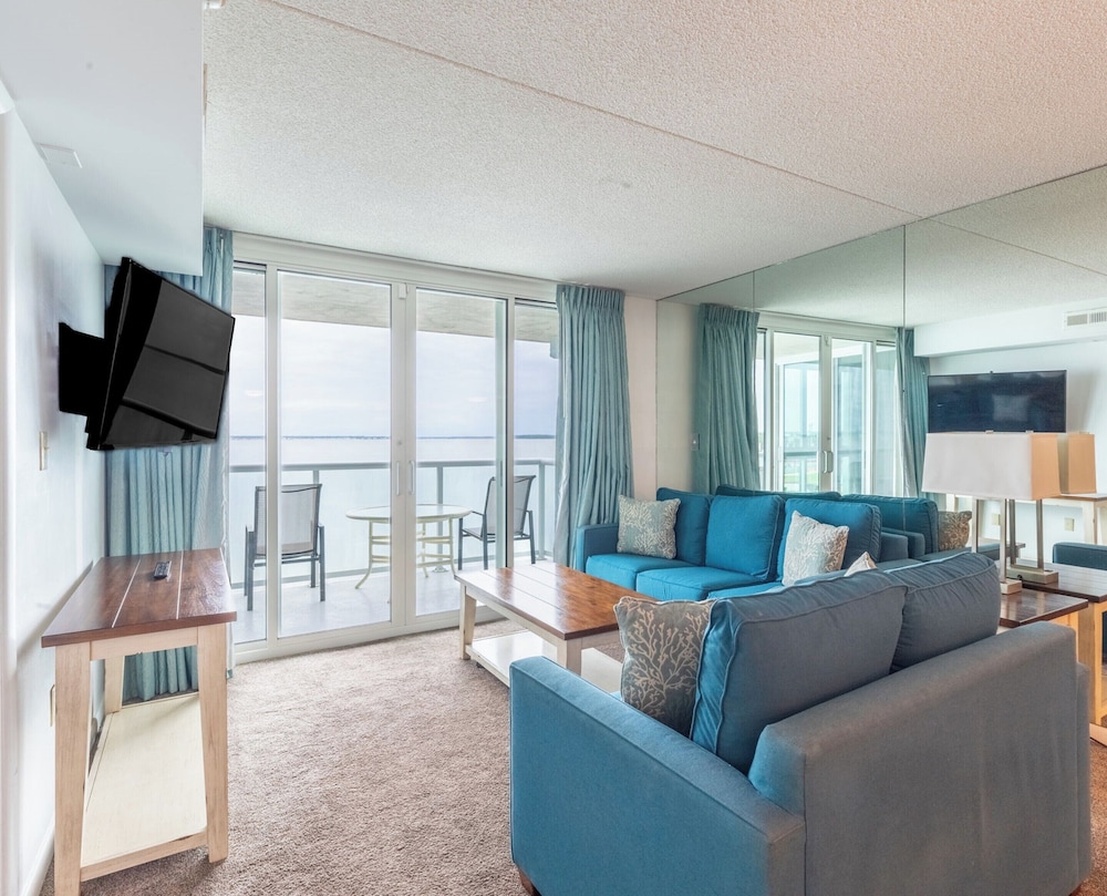 Bay Club Resort by Coolvacay