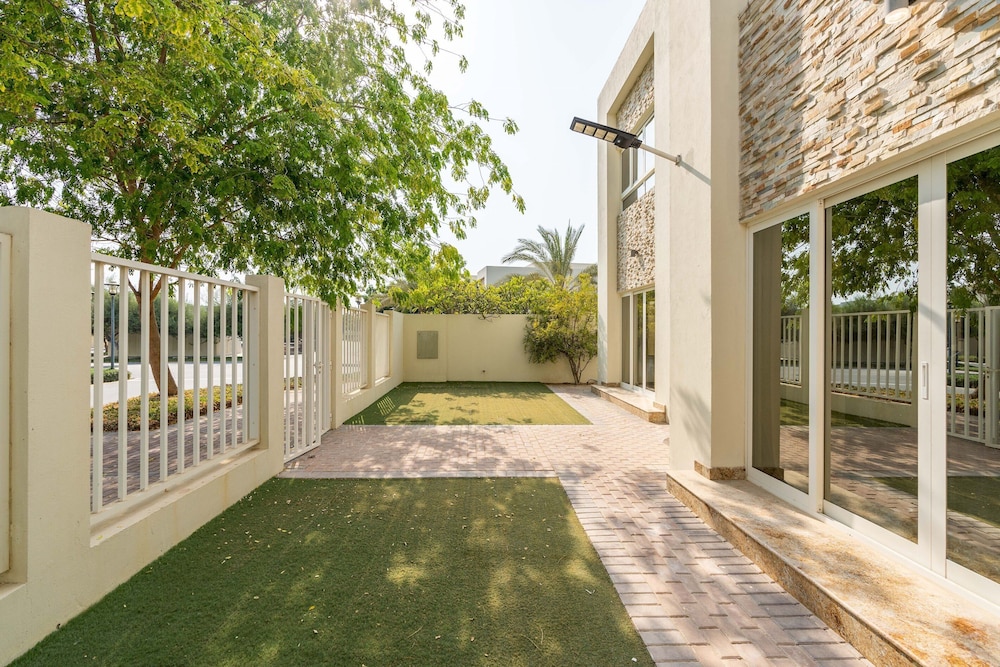 Luxury 5B Villa Private Garden in Ras Al Khaimah