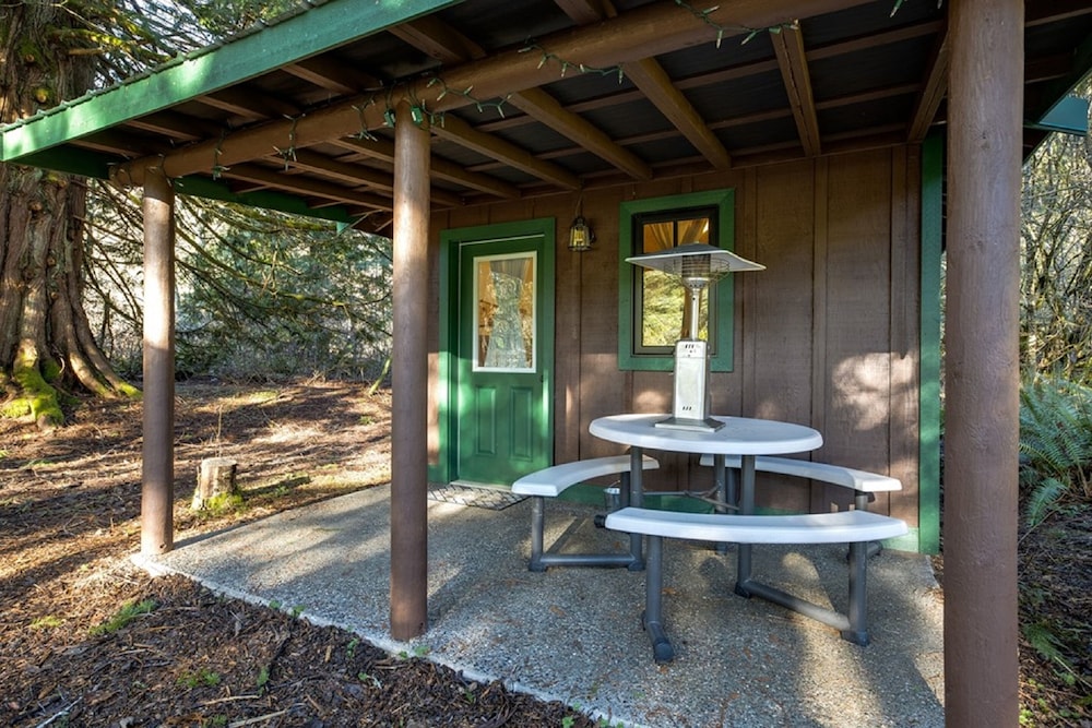 Unique Glamping Experience, Pet Friendly, Sleeps 2