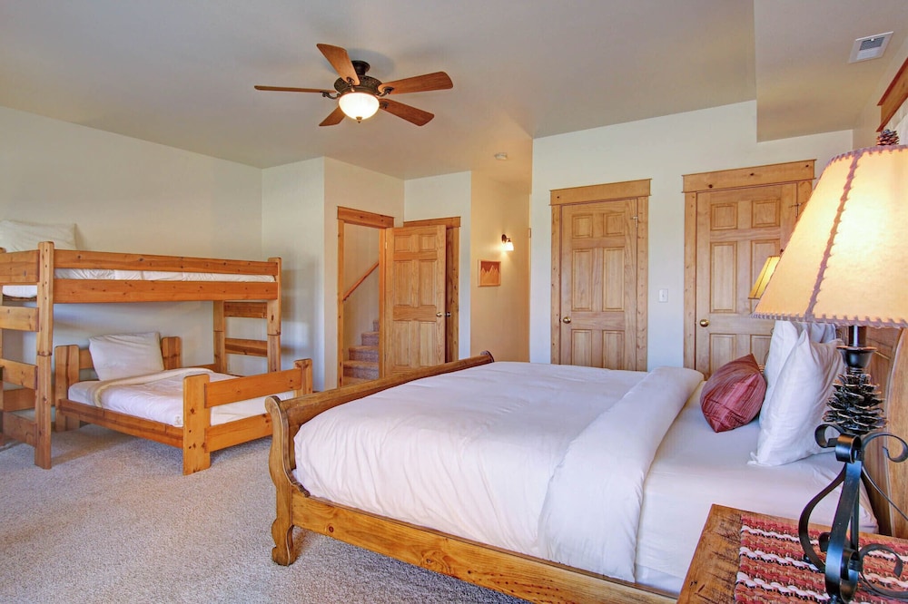 Estes Park Vacation Lodging