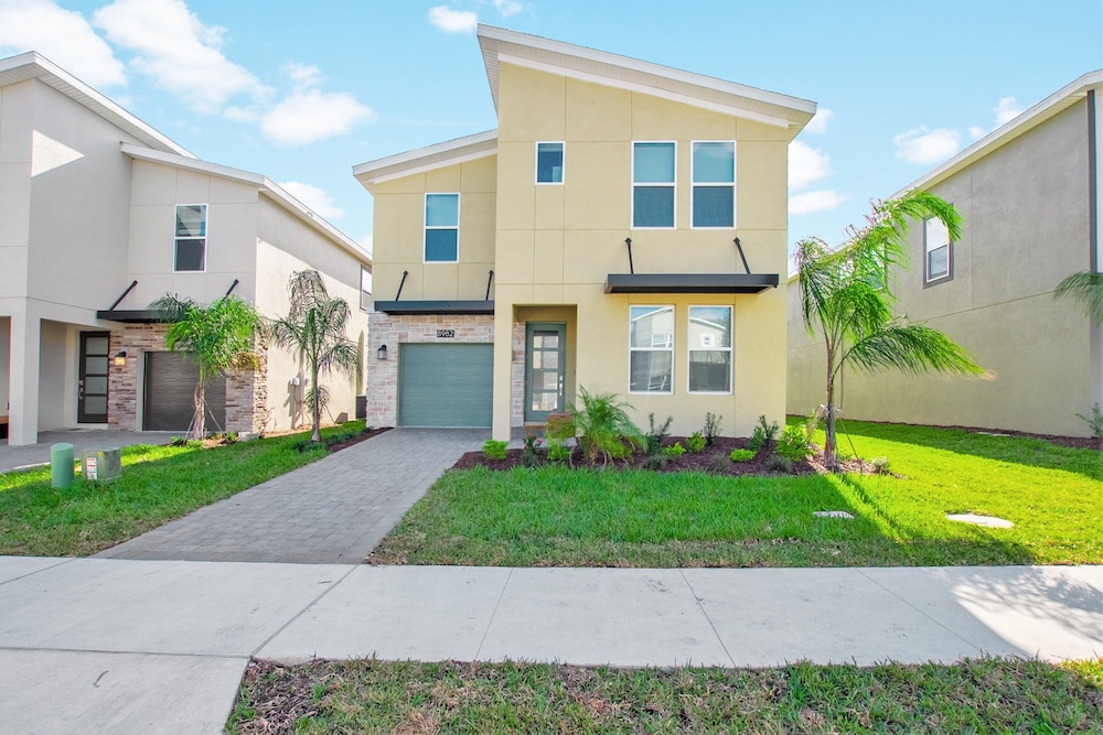 Champions Gate Resort 6 Bdrm Home